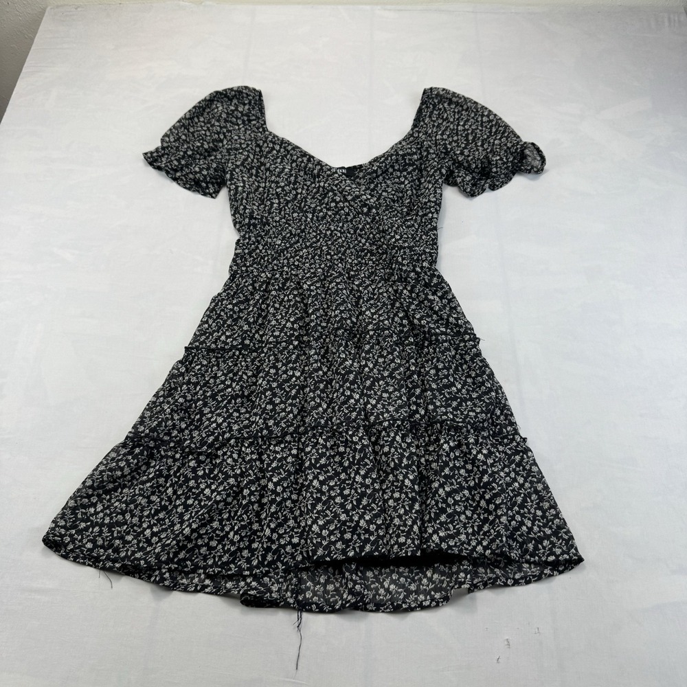Trixxi Women's Small Black White Floral Flutter Sleeve Tiered Mini Dress